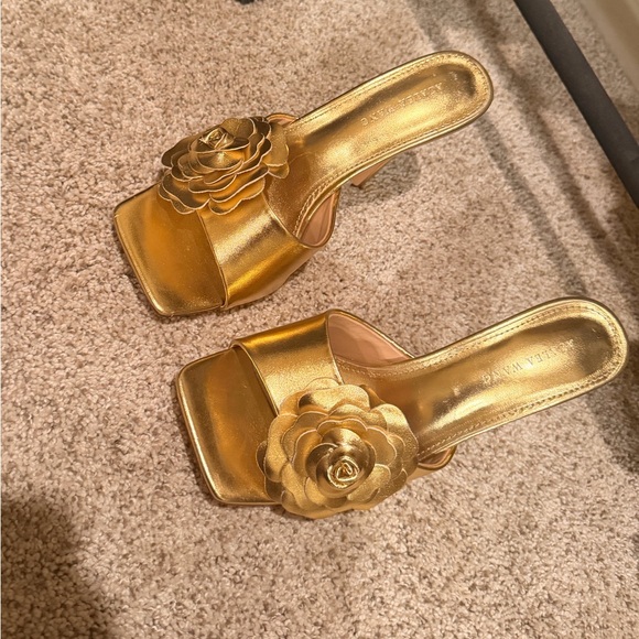 AZALEA WANG gold metallic faux leather Stiletto square toe flower sandal heels - Picture 5 of 12